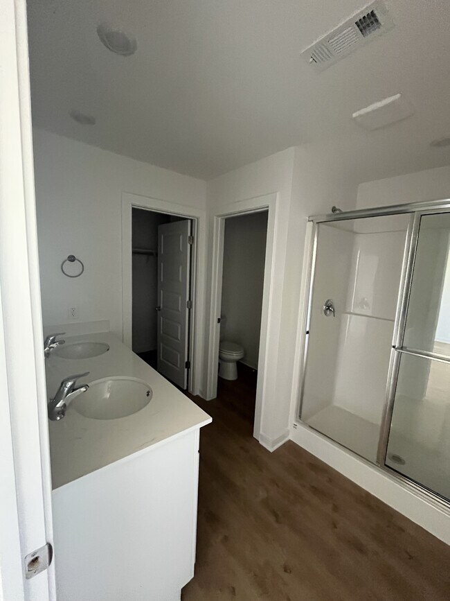 Building Photo - 573 Arizona St