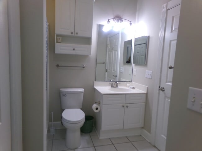 Building Photo - 4879 Dahlia Ct