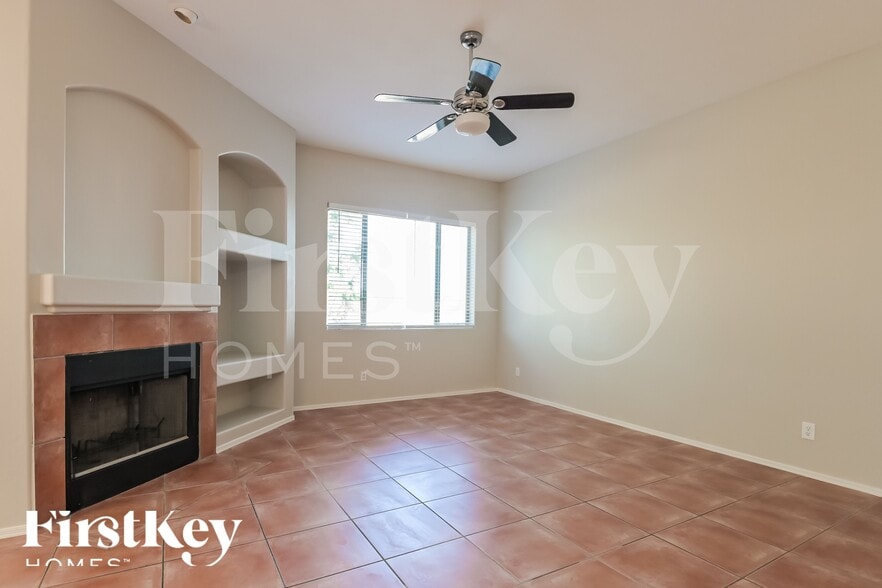 Building Photo - 8551 N Rolling River Dr