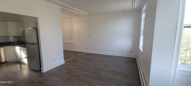 Building Photo - 9 St Joseph's Terrace