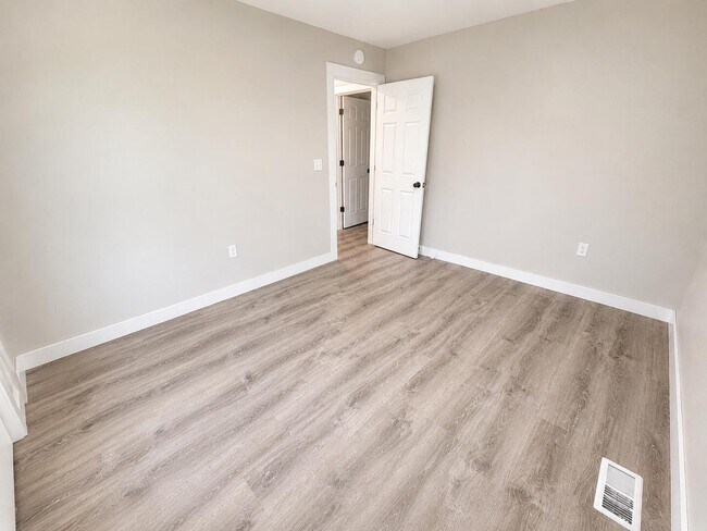 Building Photo - 5305 E Trikalla Dr