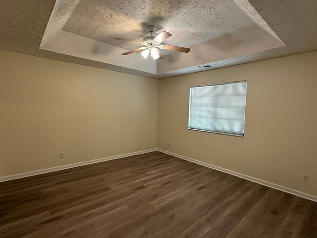 Building Photo - Single Story Gainesville Townhome with Garage