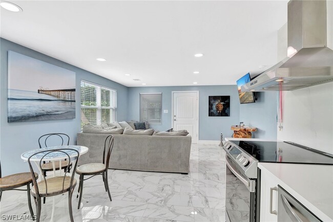 Building Photo - 1009 Ridge St