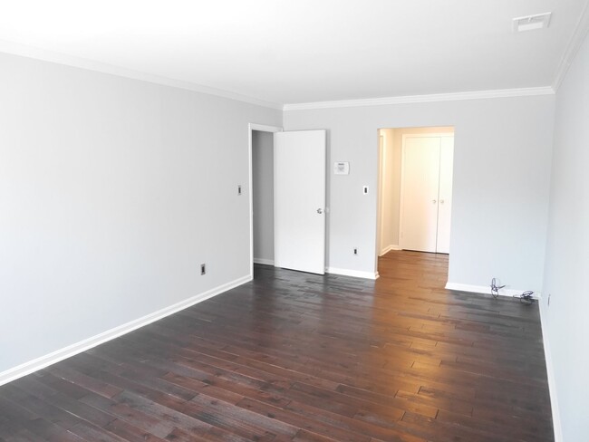 Building Photo - Recently Renovated & Move-In Ready- Bowie, MD