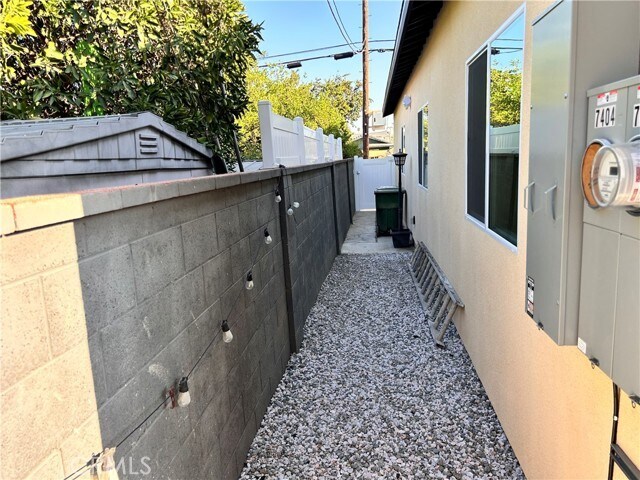 Building Photo - 7404 Hatillo Ave