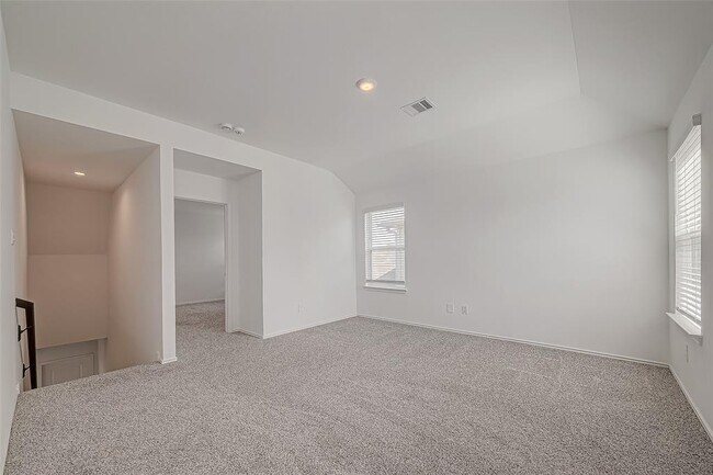 Building Photo - 24330 Elmwood Falls Dr