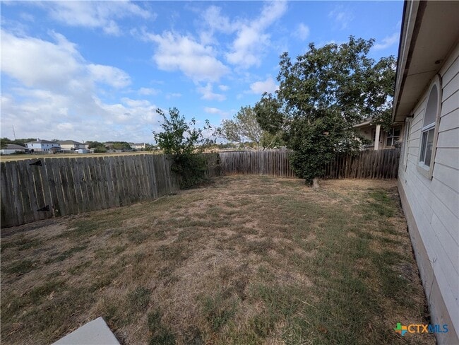Building Photo - 2614 Dove Crossing Dr