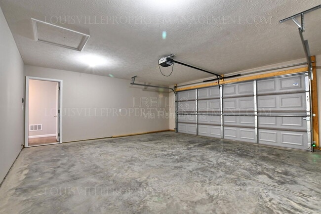 Building Photo - 120 Family