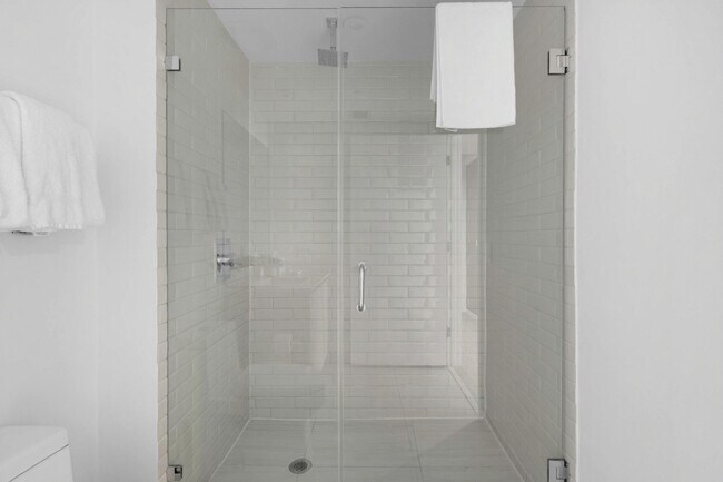 Building Photo - 4010 S Ocean Dr