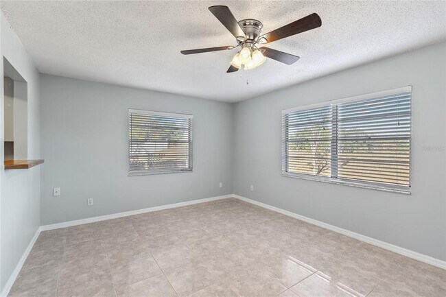 Building Photo - 2711 N Dellwood Dr