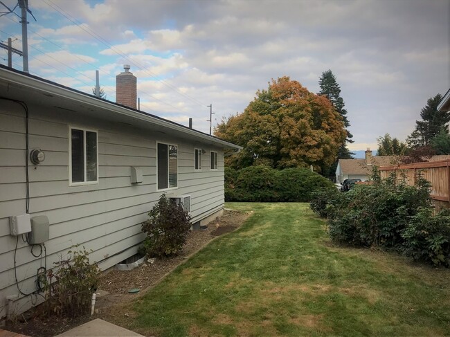 Building Photo - Beautiful 3-Bed, 2.5-Bath Home in Wenatchee