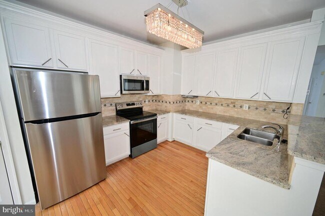 Building Photo - 9100 Goldfield Pl