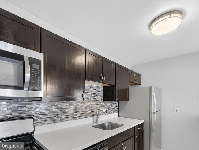 Building Photo - 2908 Kings Chapel Rd