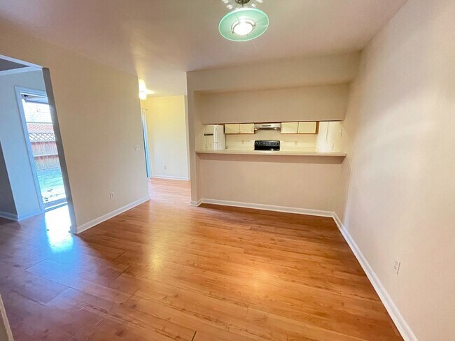 Building Photo - Spacious 3 bedroom in Finley Forest offers convenient location and neighborhood amenities