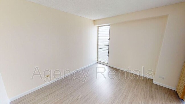 Building Photo - 1655 Makaloa St