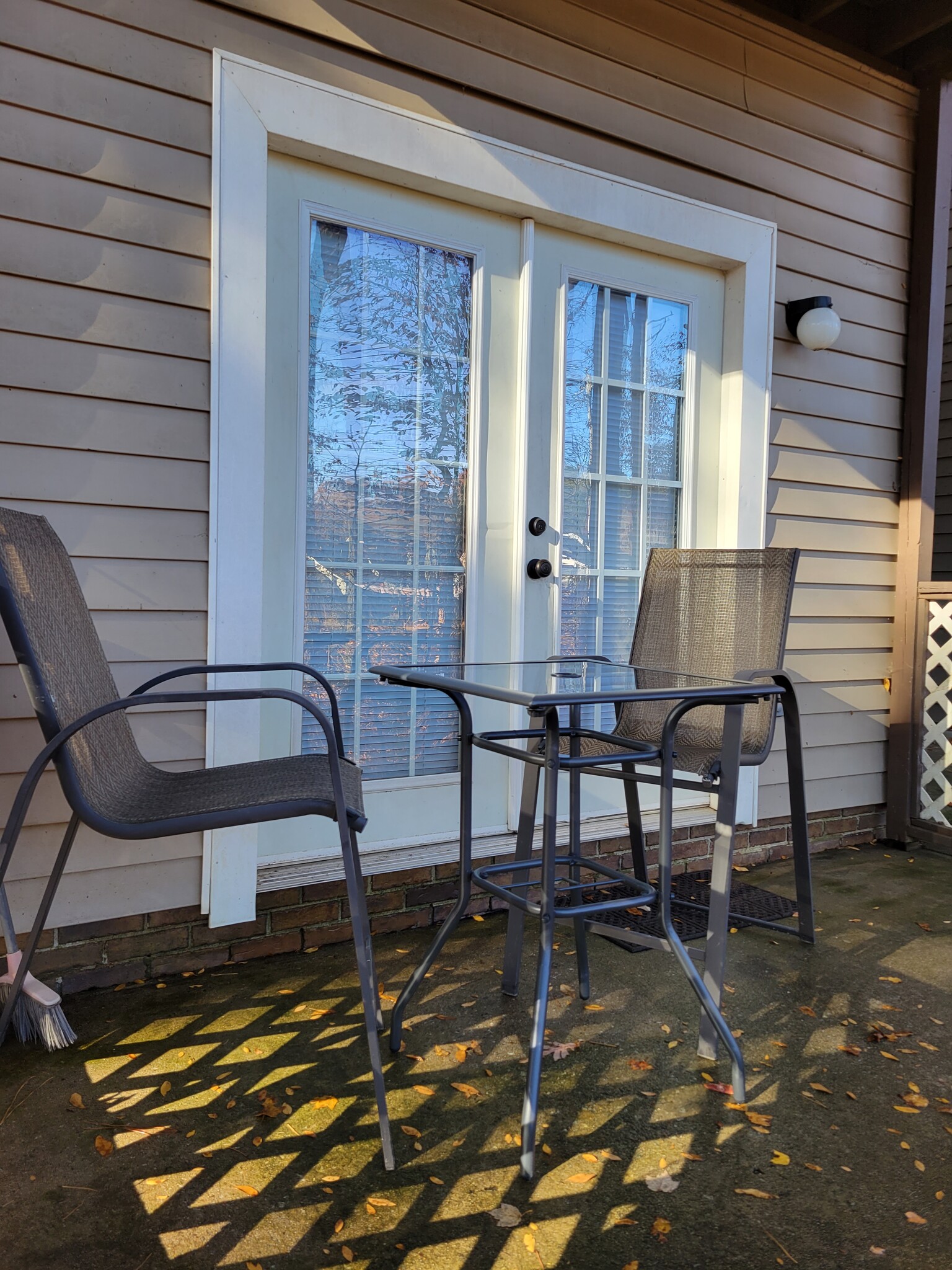 Outdoor covered patio - 435 Haltiwanger Rd