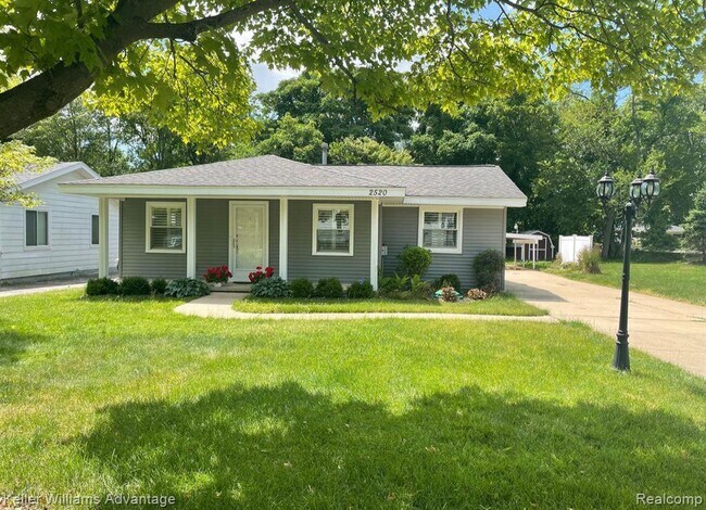 Primary Photo - 2520 Greenlawn Ave