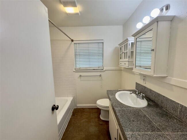 Building Photo - 4708 Red River St
