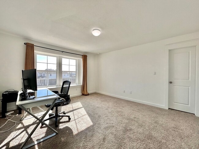 Building Photo - 1357 Kneehigh Ln