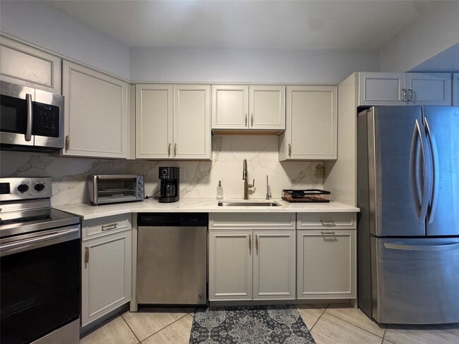 Building Photo - 3725 S Ocean Dr