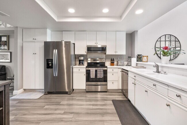 Building Photo - 54575 Shoal Creek