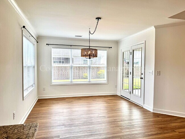 Building Photo - 5283 Vespar Ct