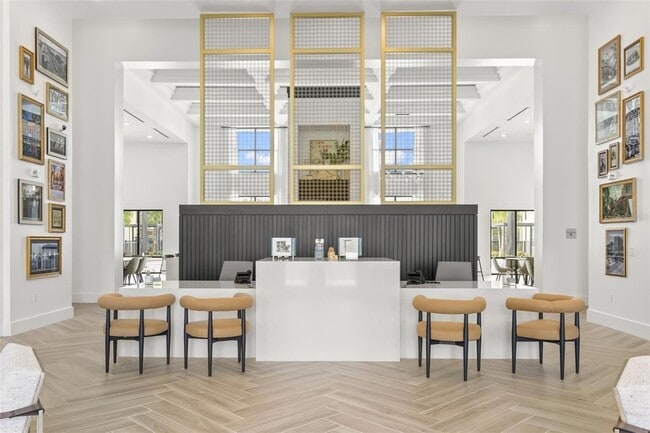 Building Photo - 7210 Interbay Blvd