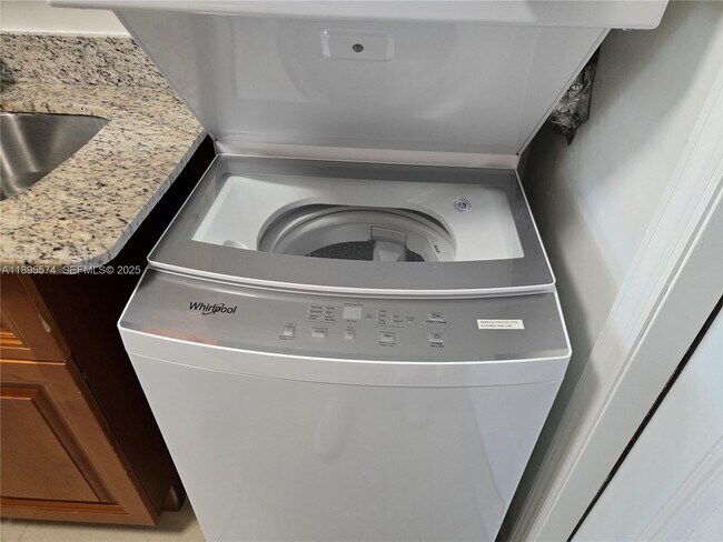 Building Photo - 716 NW 14th Way