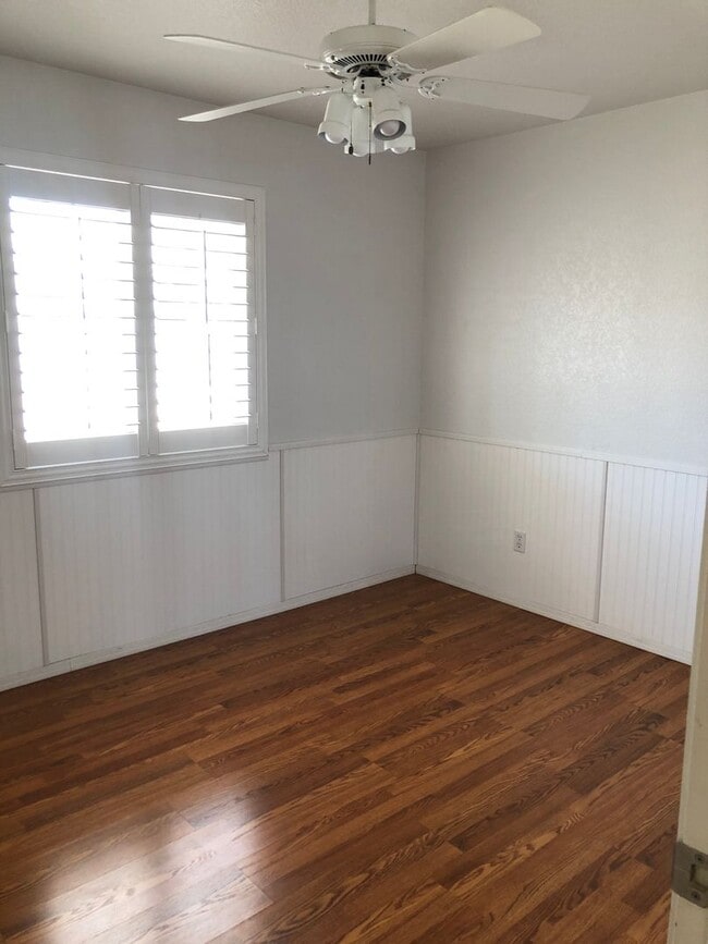 Building Photo - 2 Bedroom - 2 Bath