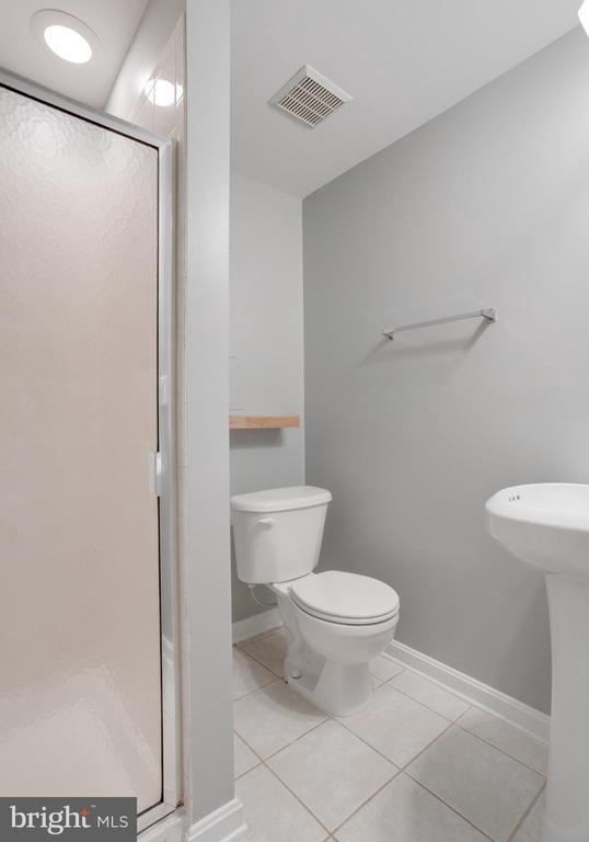 Building Photo - 5312 Anchor Ct