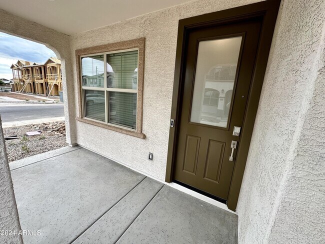 Building Photo - 4043 E Brisa Dr
