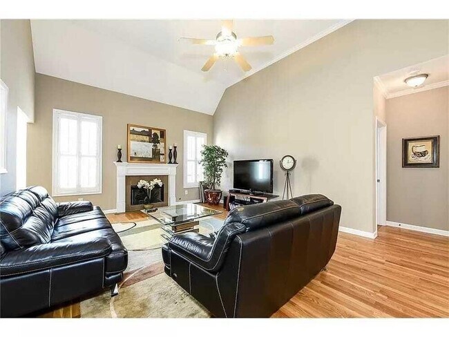Building Photo - 2479 Sandstone Pl NE