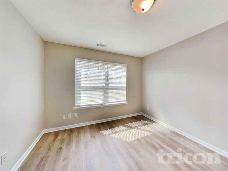 Building Photo - 1289 Avington Glen Dr SE