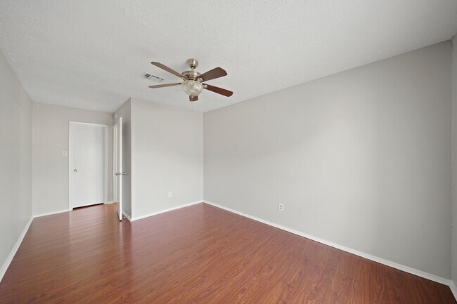 Building Photo - 7227 Colima Dr