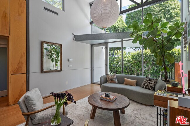 Building Photo - 8735 Dorrington Ave