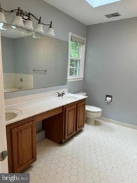 Building Photo - 12859 Valleywood Dr