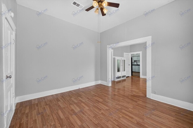 Building Photo - 419 N Grand Ave