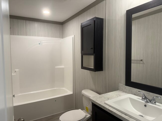 Building Photo - 40 Canal Dr