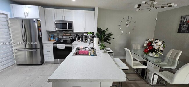 Building Photo - 15370 SW 104th Terrace