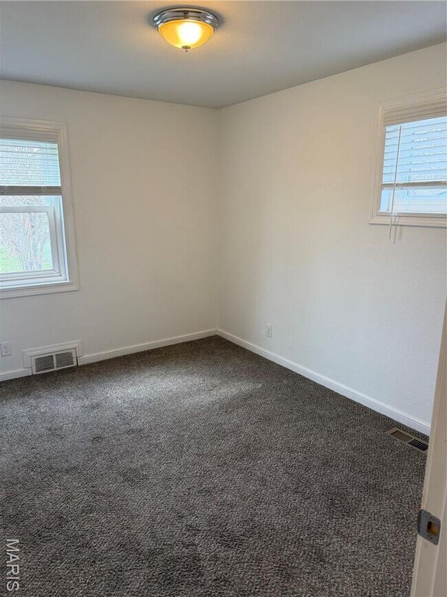 Building Photo - 1119 NORTH MCNIGHT ROAD | UNIVERSITY CITY 63132