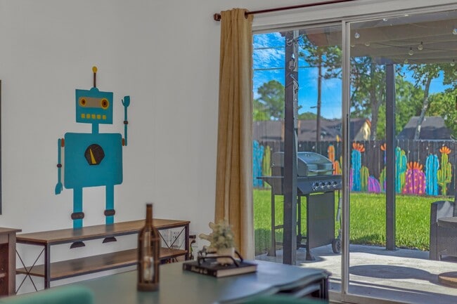 Building Photo - 5755 Cartagena St