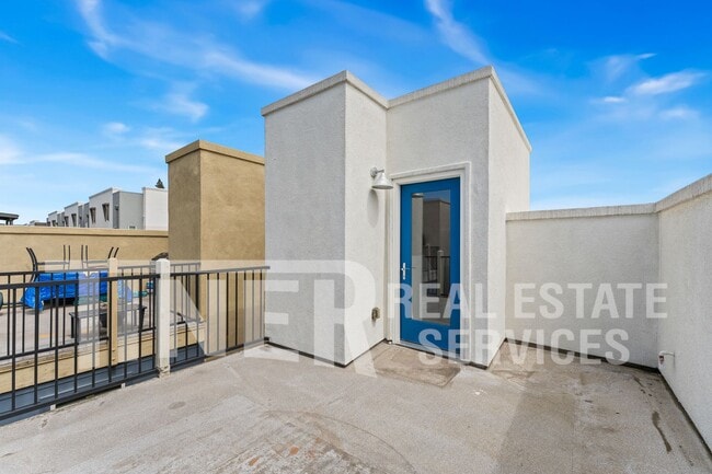 Building Photo - 266 Box Lane-