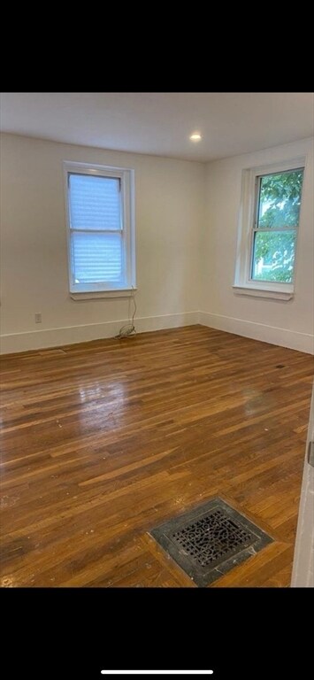 Building Photo - 26 Parker St