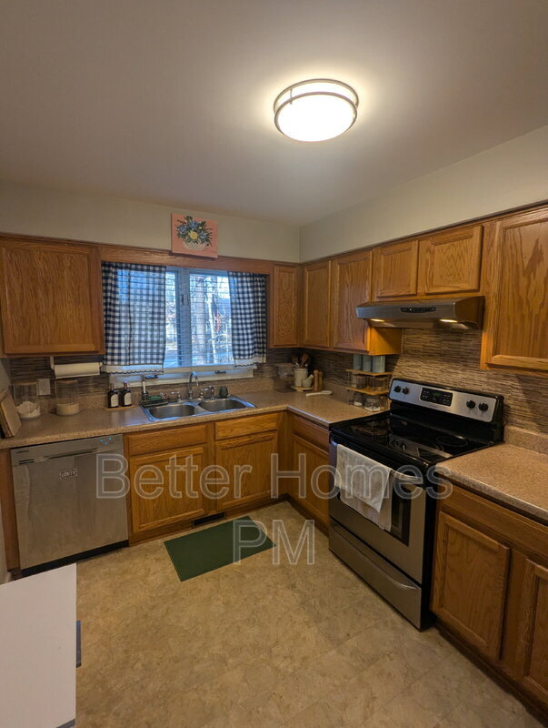 Building Photo - 5513 Kaplan Dr