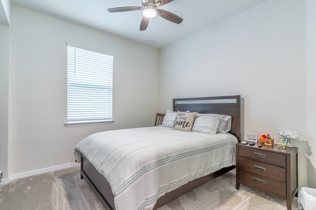 Building Photo - 2721 Chantilly Ave