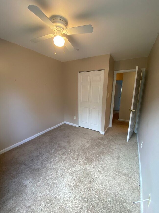 Building Photo - Charming 3 Bedroom/2 Full Bath/2 Half Bath Townhome in Constant Friendship, MD!
