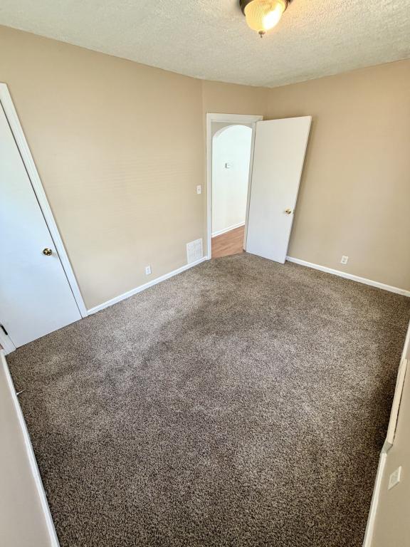 Building Photo - 26 Meadowbrook Ave