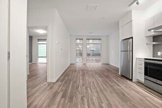 Building Photo - 839 Beacon St