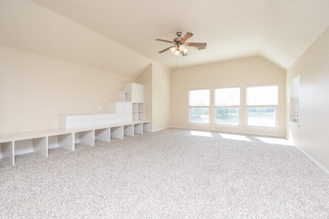 Building Photo - 6203 Ledger Ln