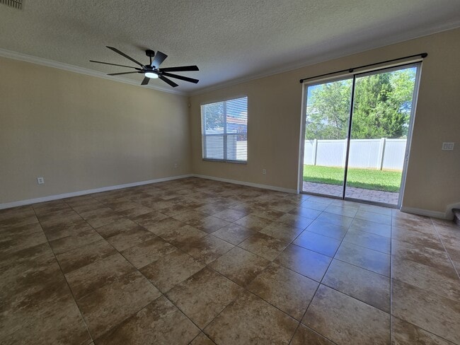 Building Photo - 3521 Sanctuary Dr